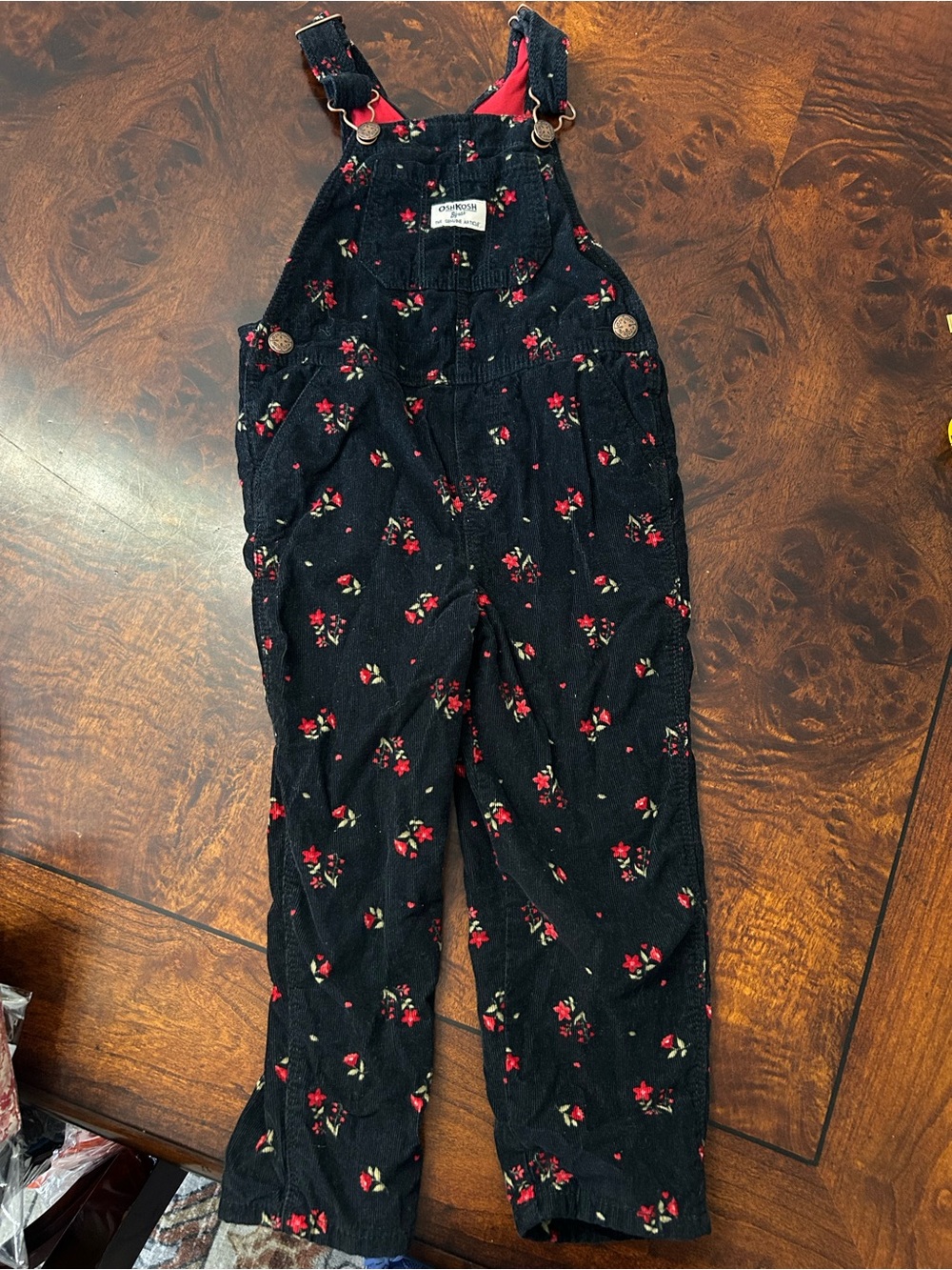OshKosh Black Corduroy Floral Bib Overalls Toddler Size 4T Pockets Vestbak